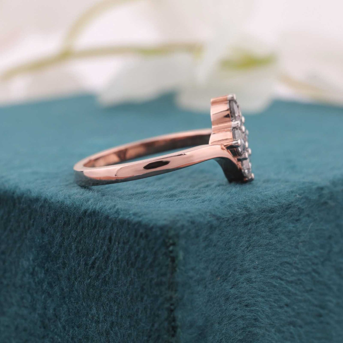 Unique Cluster Engagement Ring – Rose Gold & Salt & Pepper