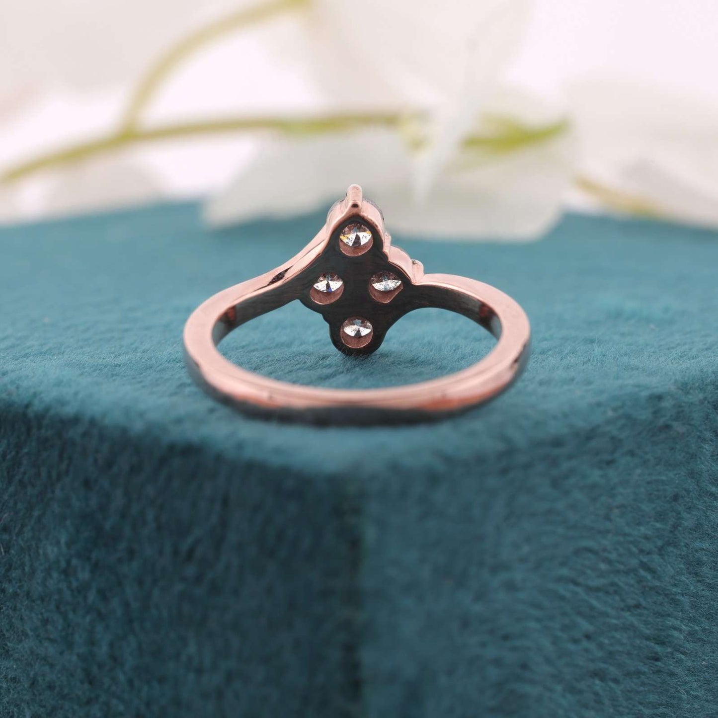Unique Cluster Engagement Ring – Rose Gold & Salt & Pepper