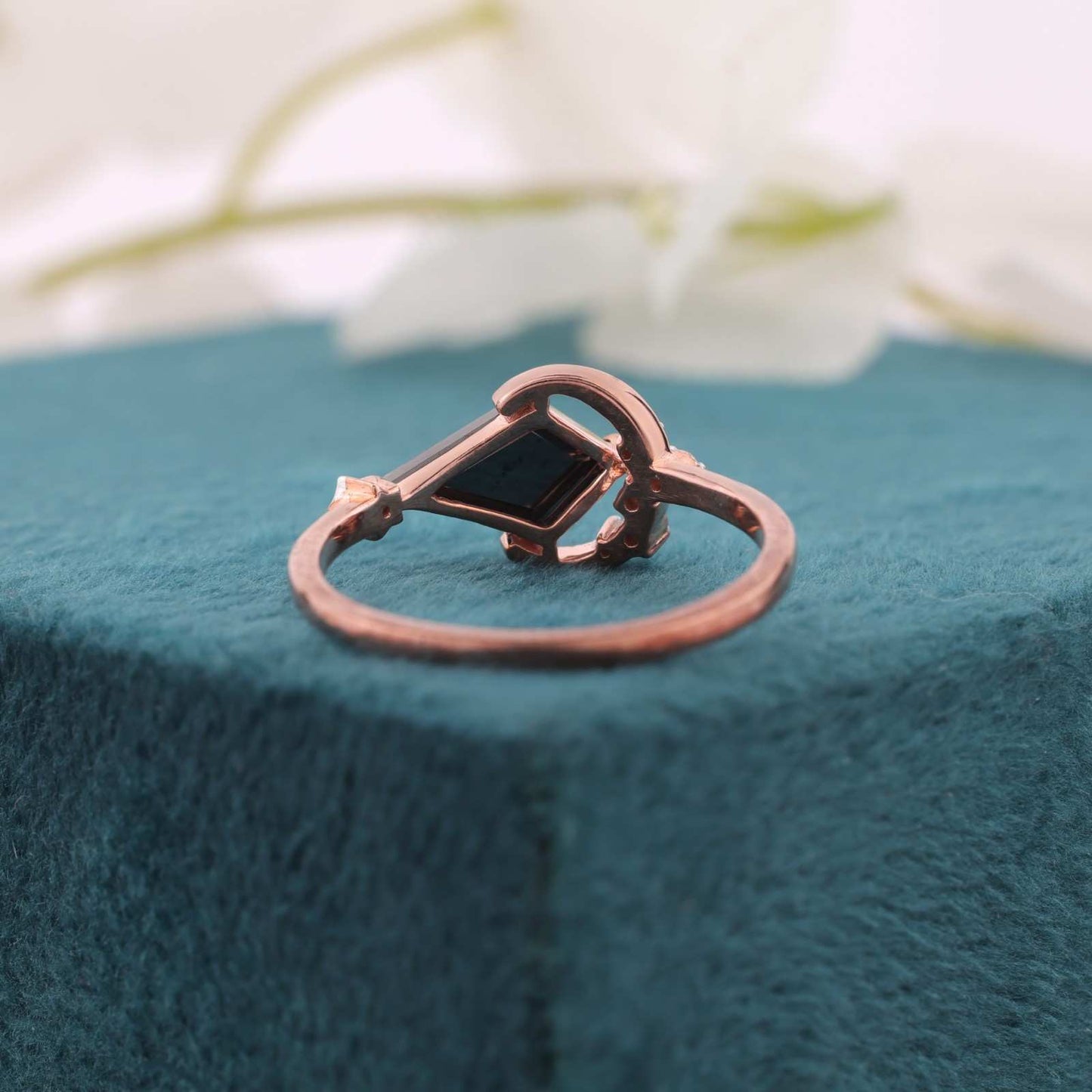 Kite Diamond & Crescent Moon Ring – Gothic Rose Gold Style