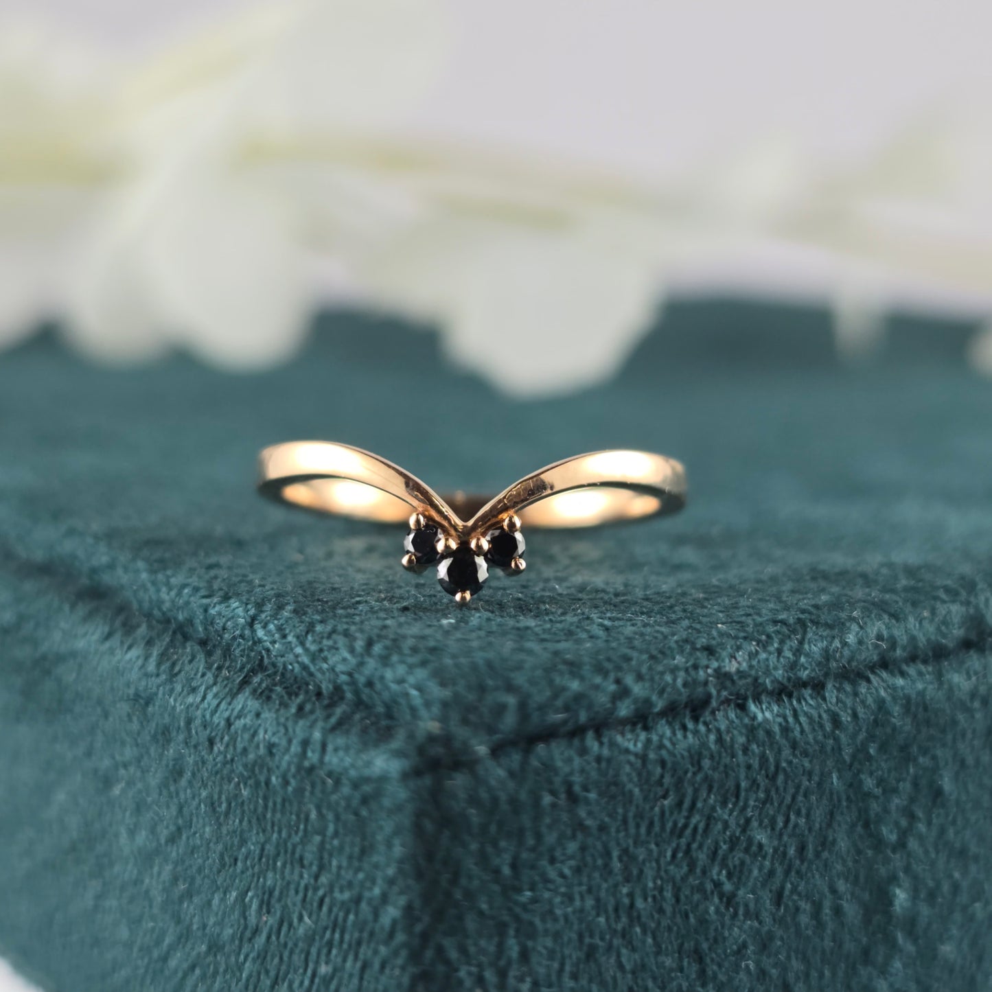 Black Diamond Tiara V Ring – Delicate Rose Gold Edge