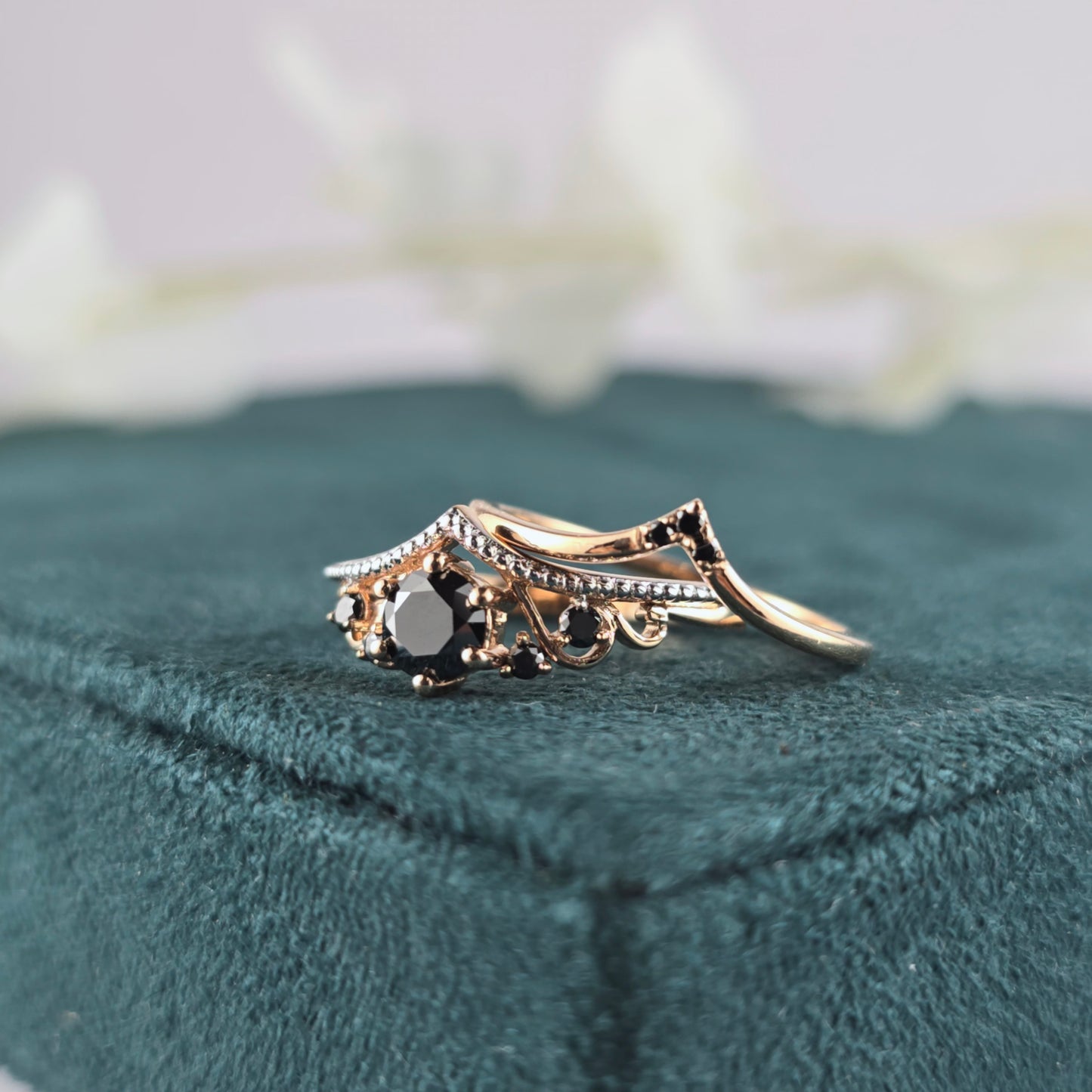 Unique Black Diamond Tiara Ring – Vintage Charm in Every Detail