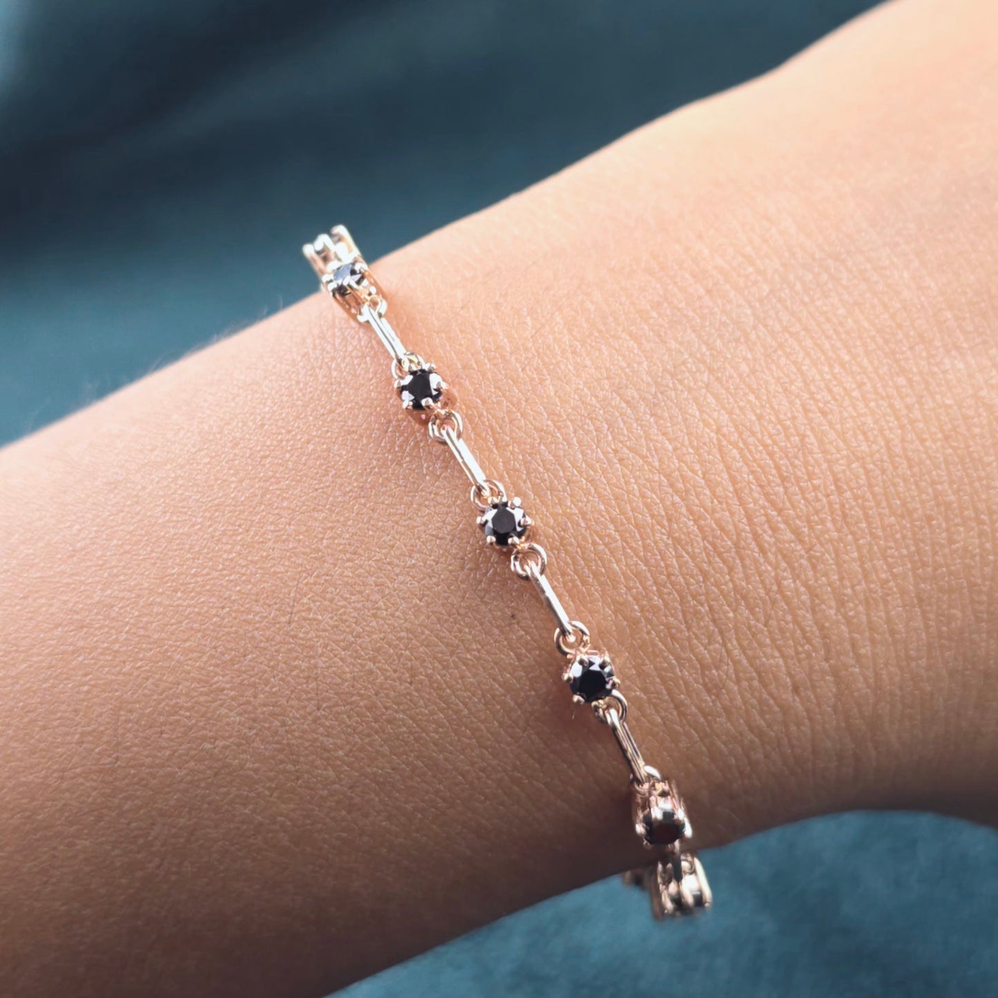 Luxury Round Diamond Bracelet – Timeless Gift She'll Love
