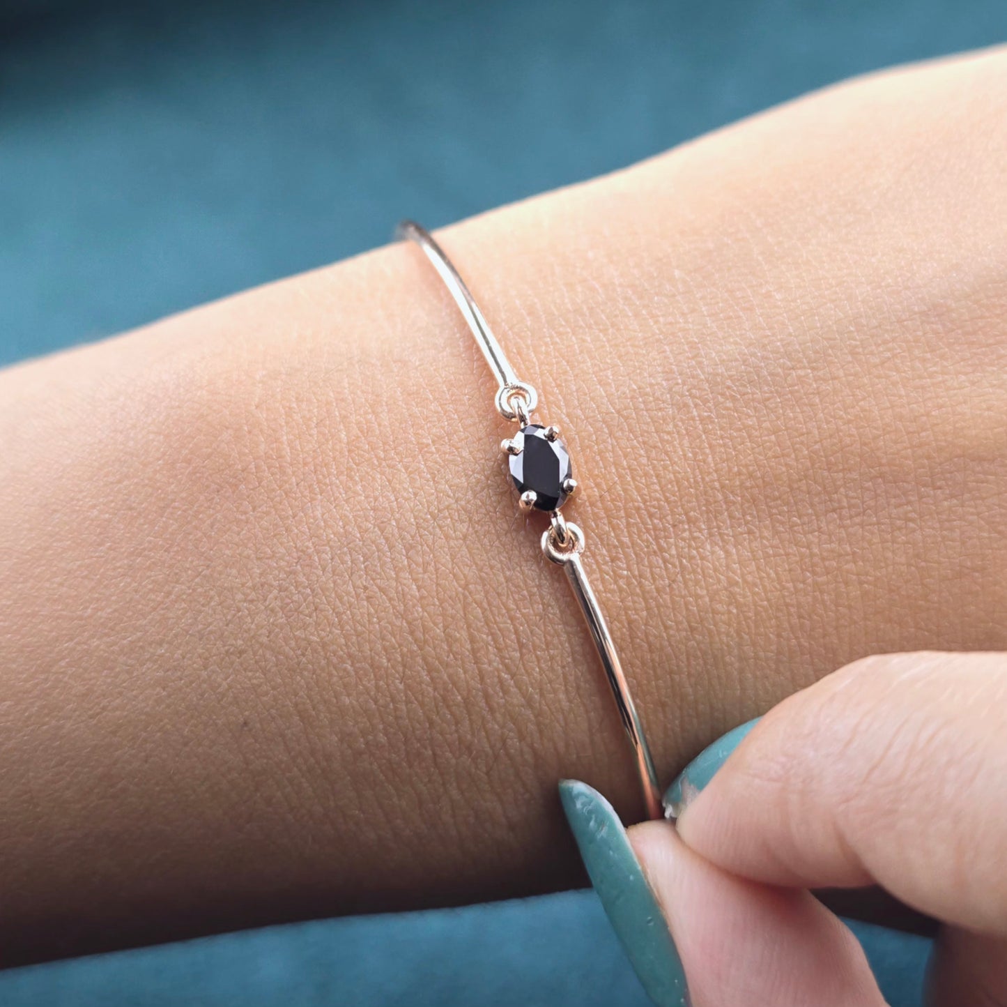 Minimalist Black Diamond Bracelet – Sleek Rose Gold Shine