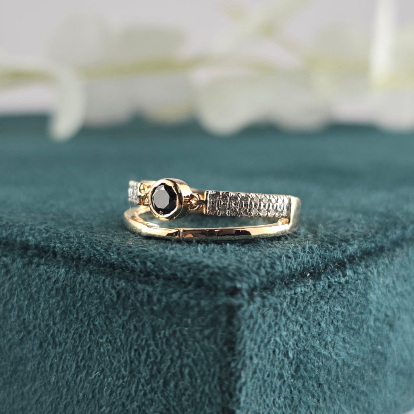 Bold Contrast – Round Black and White Diamond Ring
