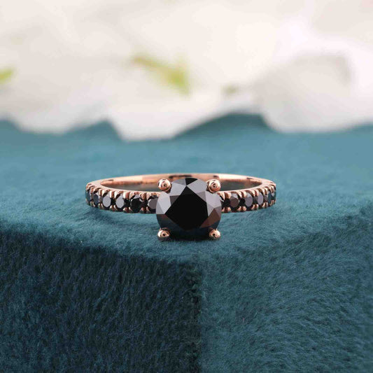 Rose Gold Black Diamond Ring – Elegant Round Cut Design