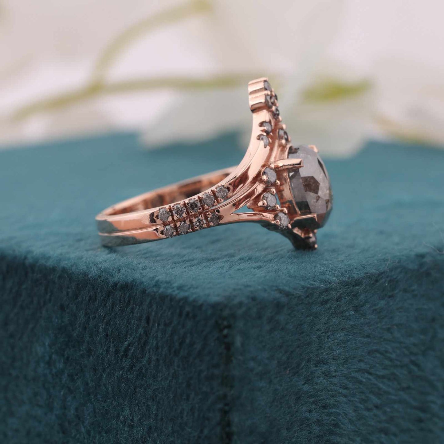 Salt and Pepper Diamond Oval Ring – Rose Gold with Timeless Edge