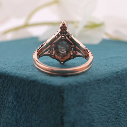 Salt and Pepper Diamond Oval Ring – Rose Gold with Timeless Edge