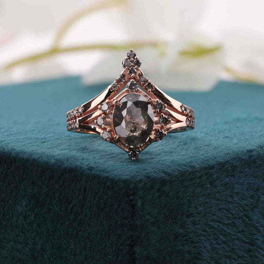 Salt and Pepper Diamond Oval Ring – Rose Gold with Timeless Edge