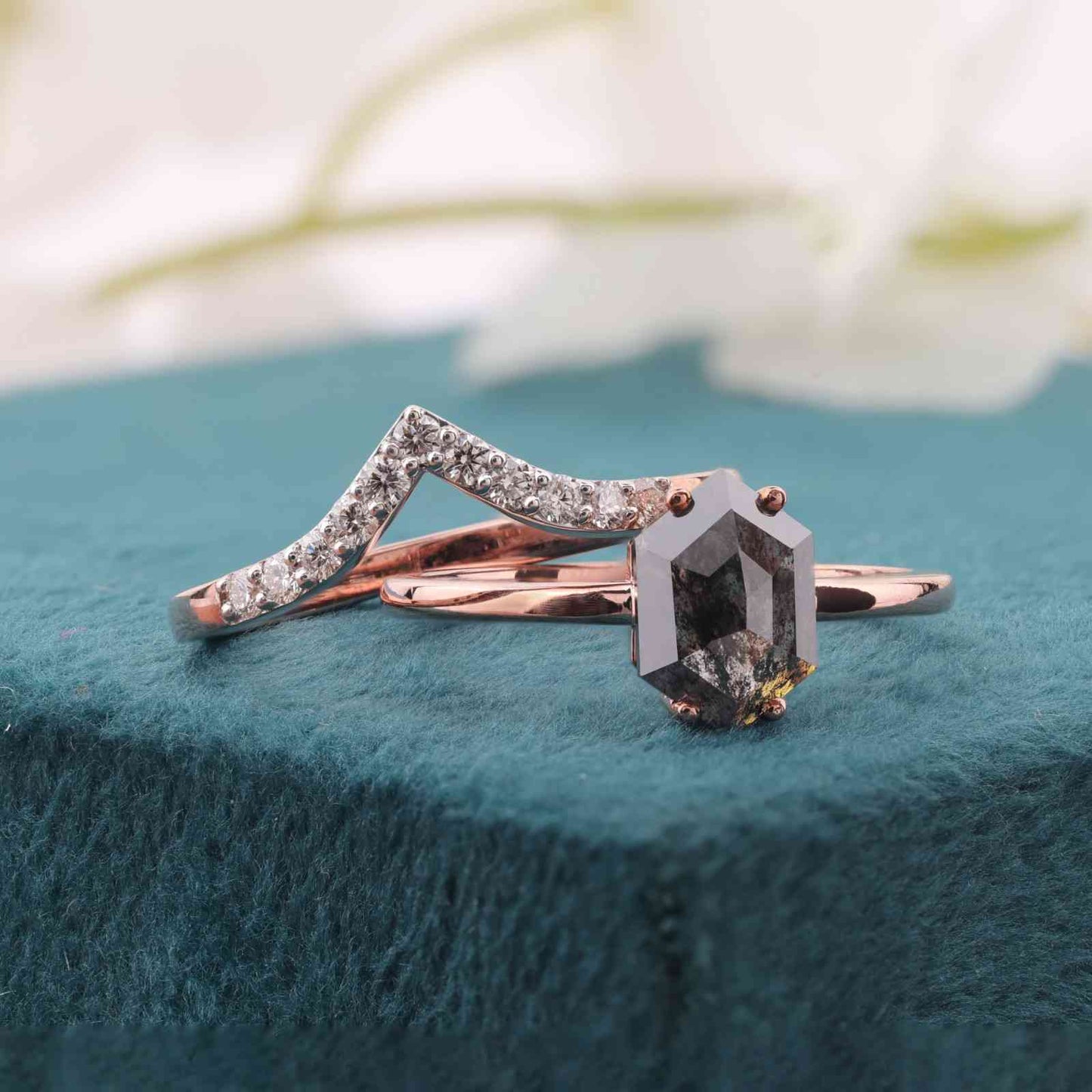 Hexagon Salt & Pepper Bridal Set – Rose Gold Chevron Rings