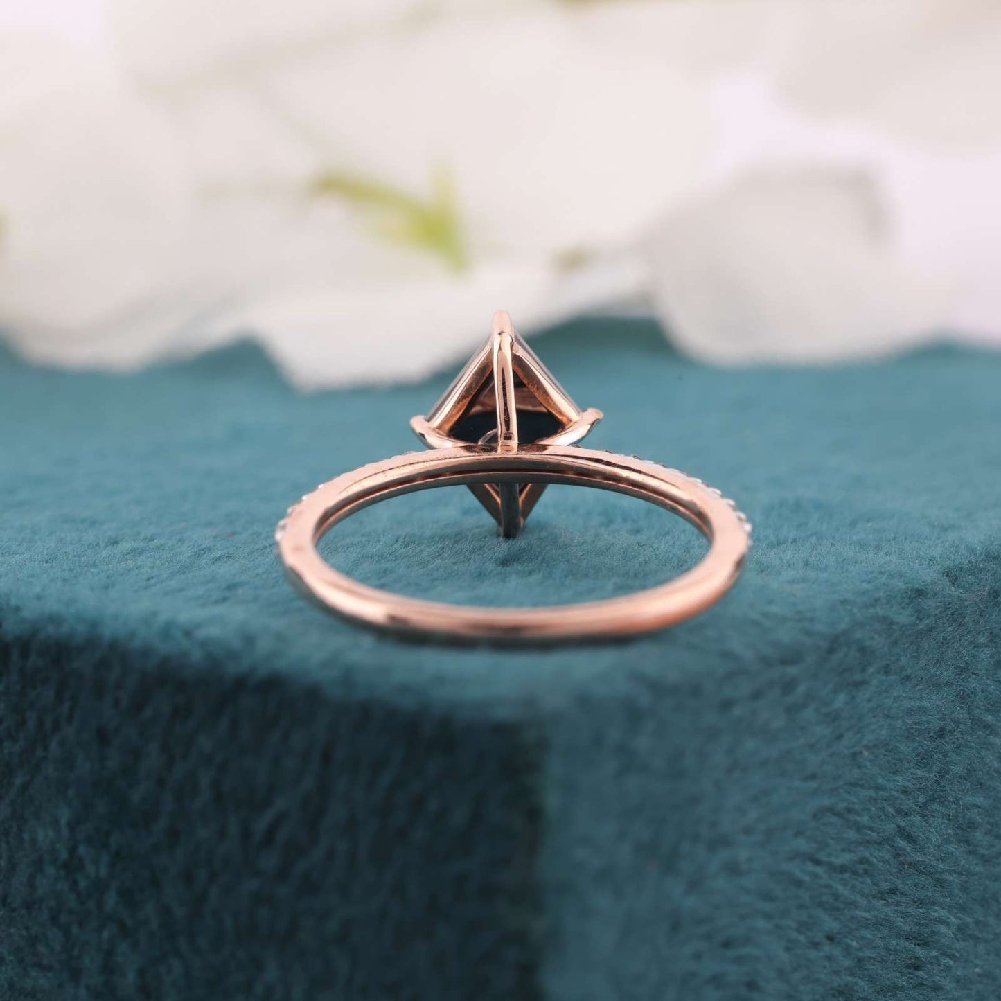 Diagonal Set Kite Black Diamond Engagement Ring – Rose Gold