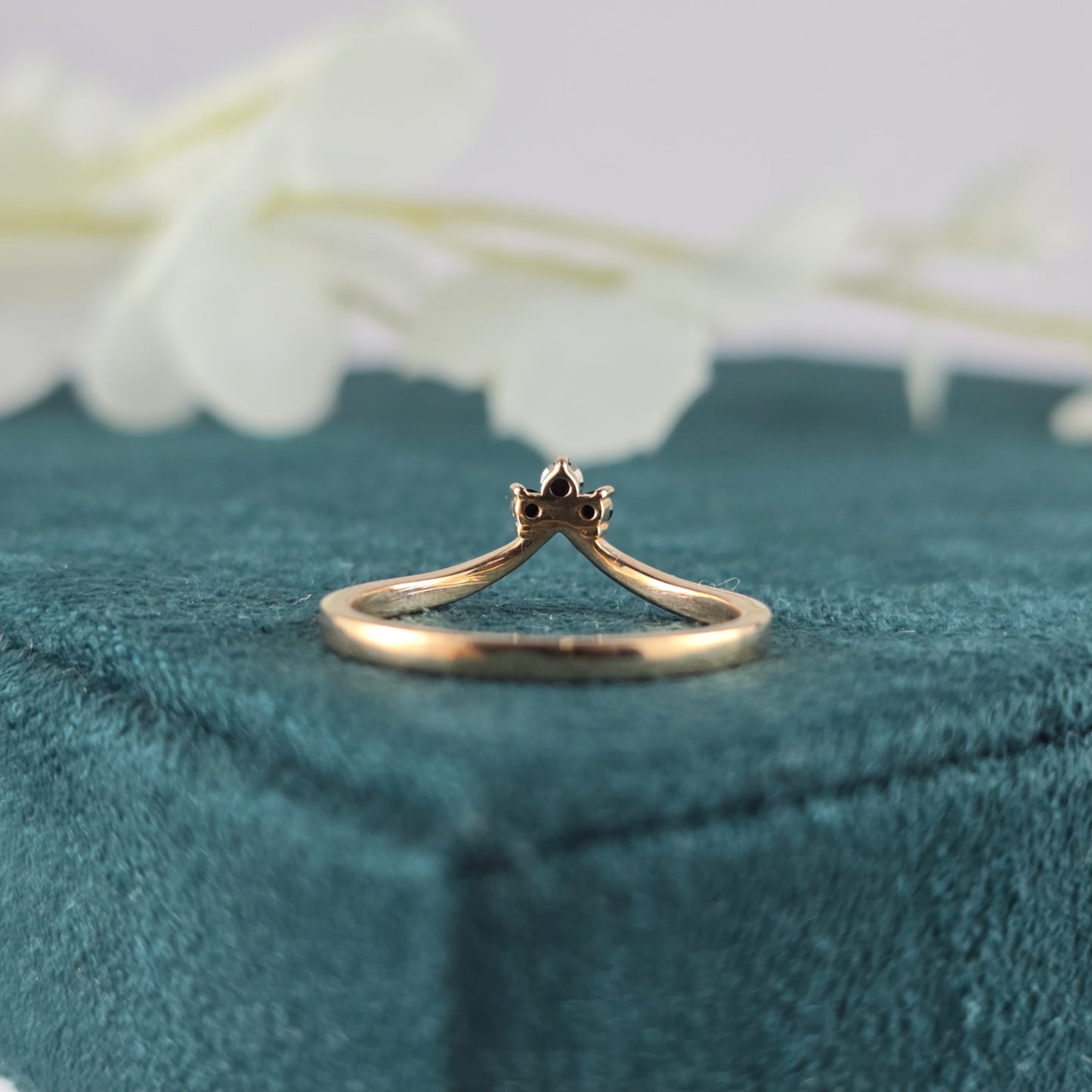 Black Diamond Tiara V Ring – Delicate Rose Gold Edge