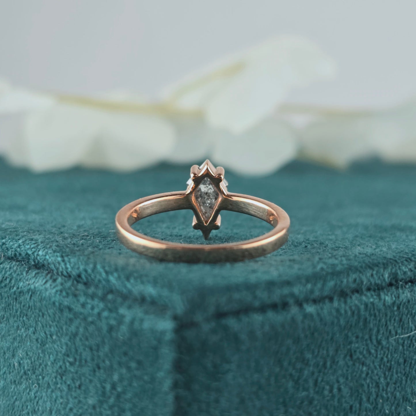 Geometric Kite Salt & Pepper Diamond Ring – Modern Edge