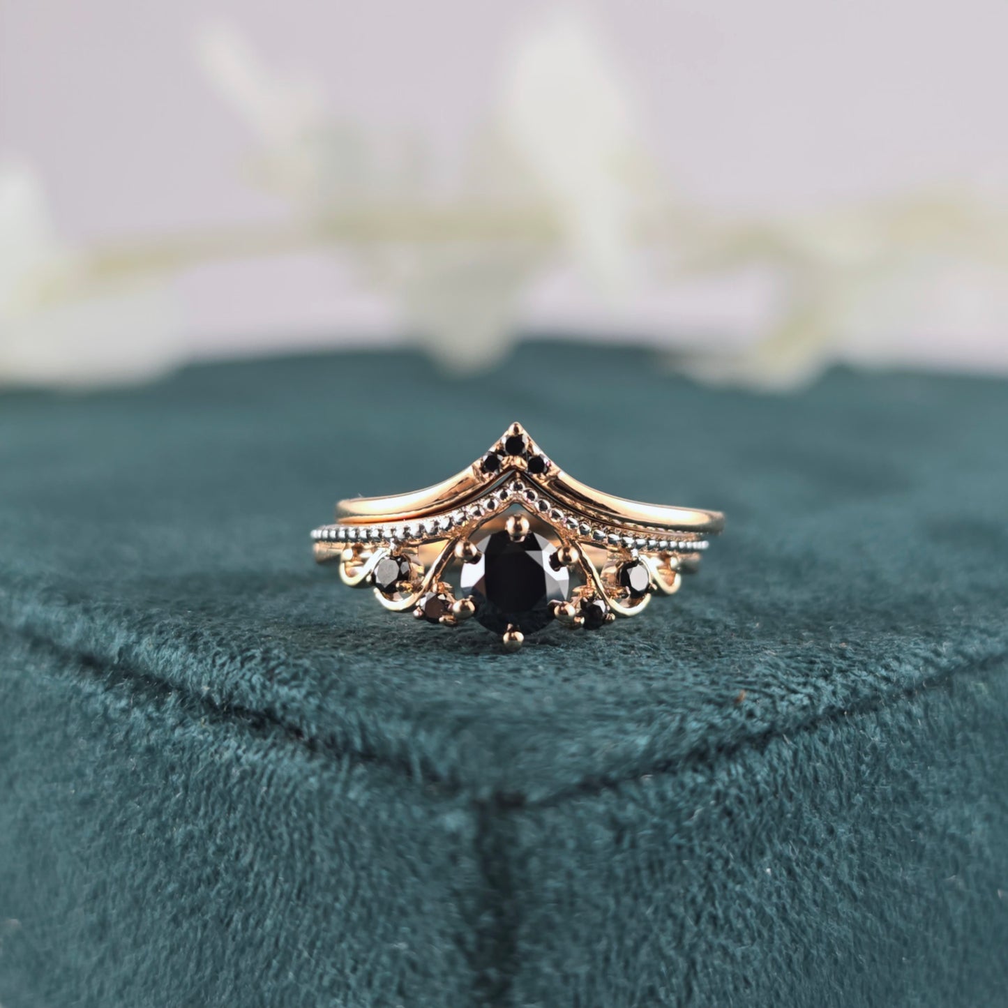 Unique Black Diamond Tiara Ring – Vintage Charm in Every Detail