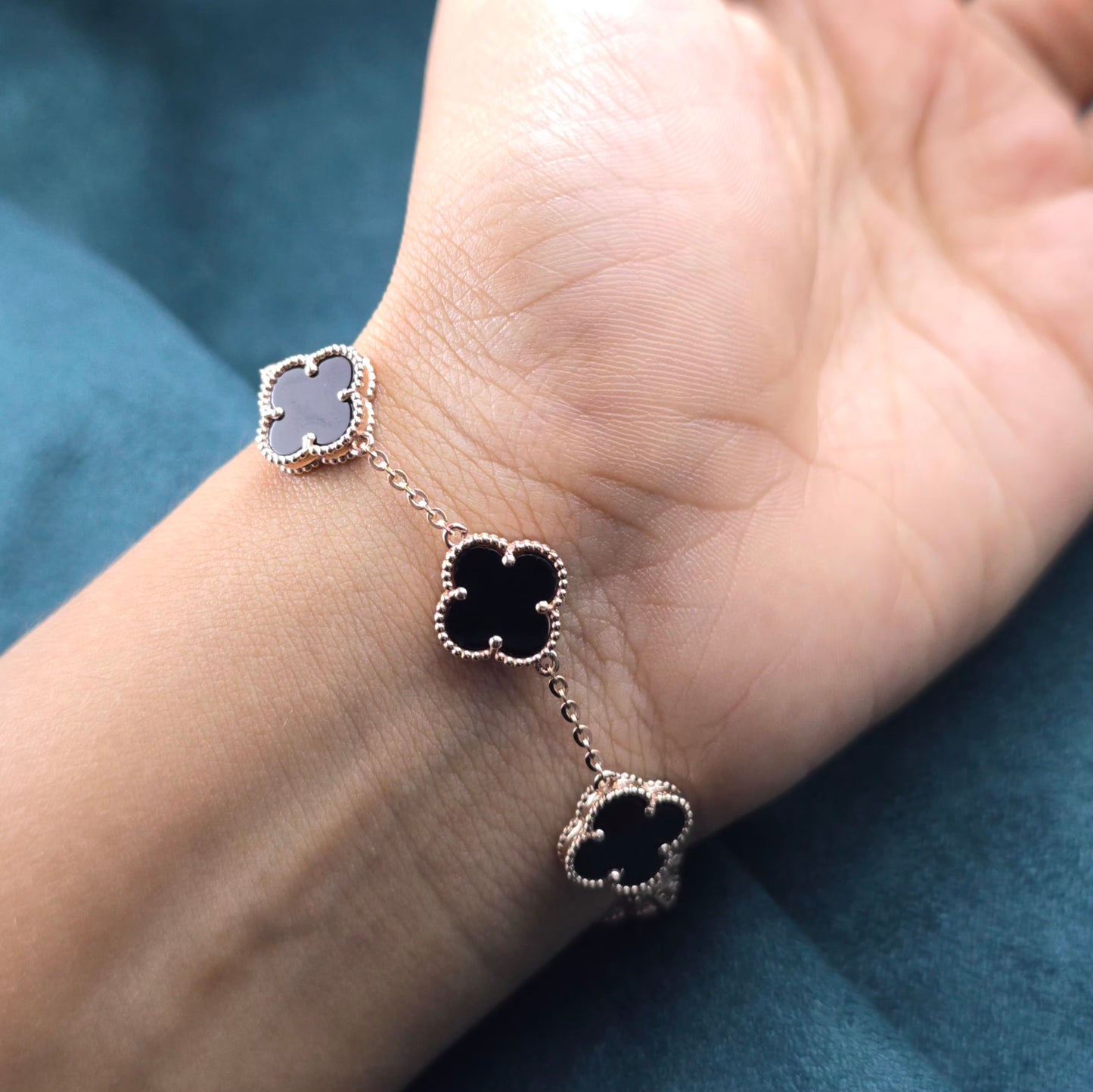Black Onyx Clover Jewellery Set – Rose Gold Trio for Timeless Style
