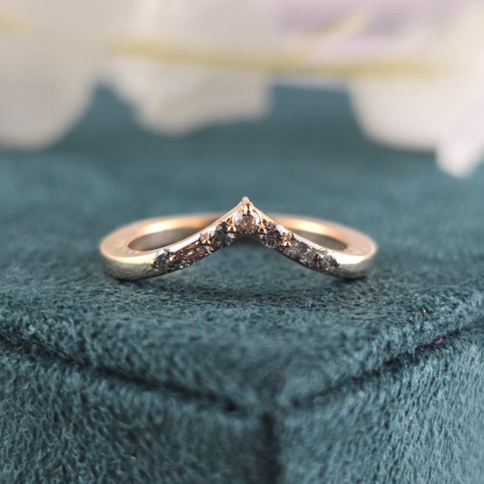 Sharp Beauty: Salt & Pepper Diamond Band with Bold Sparkle