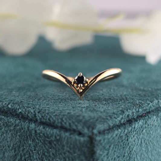 Simply Bold: Round Black Diamond Wedding Band for Her