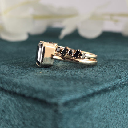 Make a Bold Promise with Our Emerald & Bauguette Black Diamond Ring