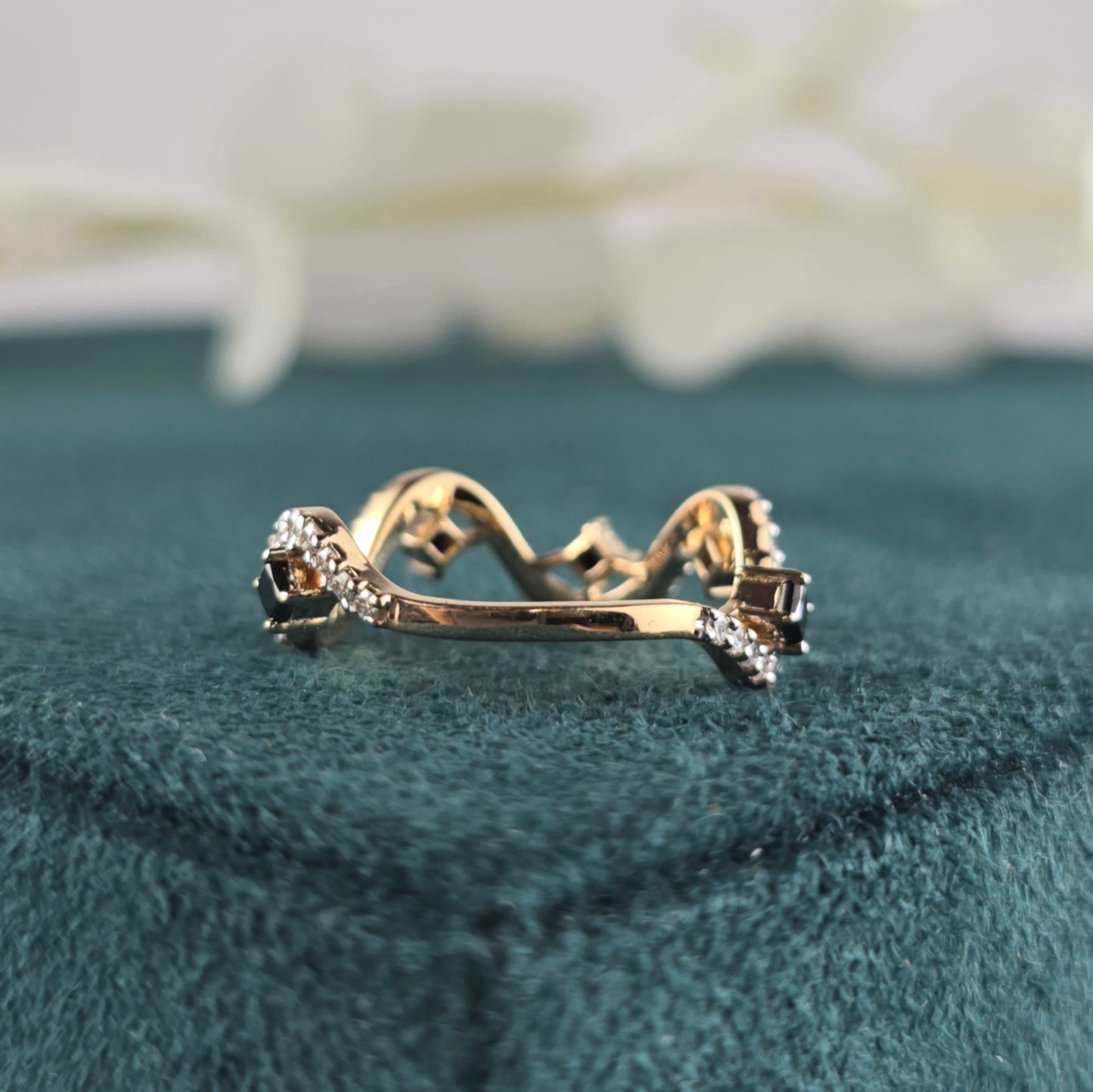 Bold Meets Brilliant – Princess Black and Round White Diamond Ring