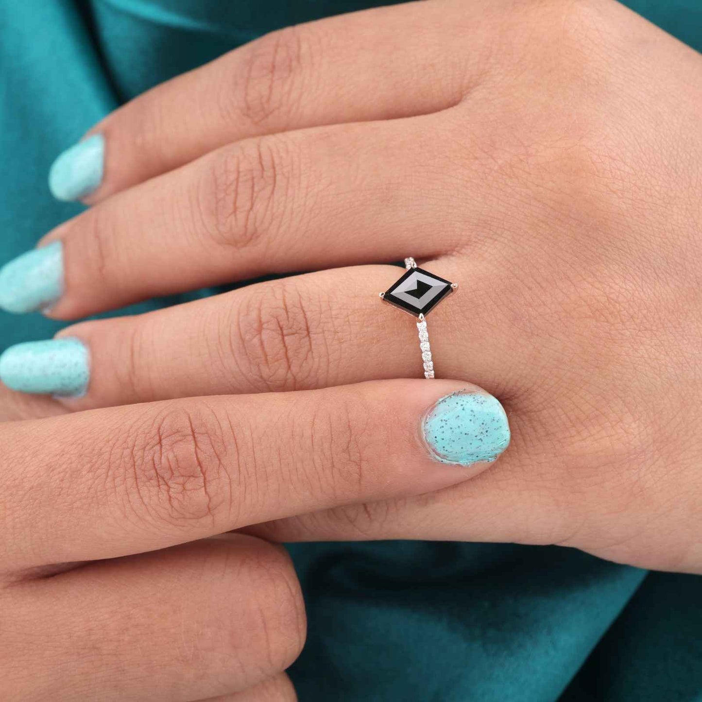 Diagonal Set Kite Black Diamond Engagement Ring – Rose Gold