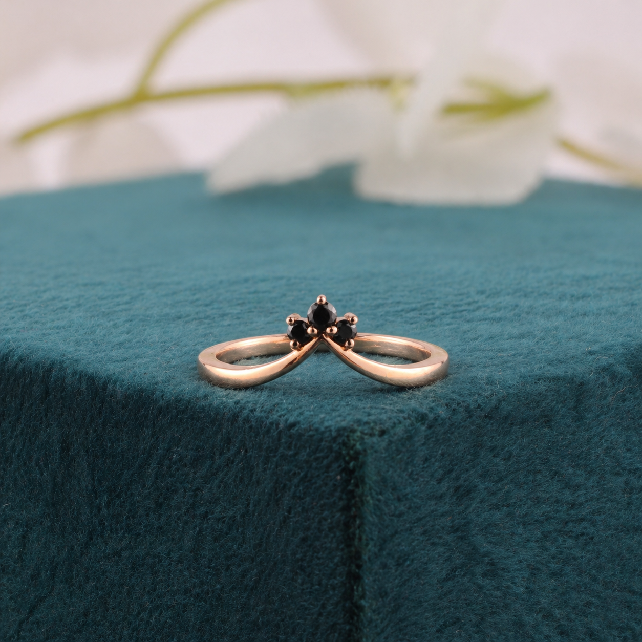 Black Diamond Tiara V Ring – Delicate Rose Gold Edge
