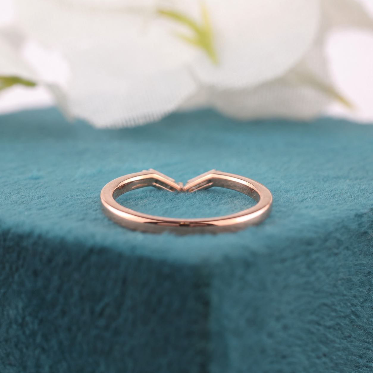 Edgy Elegance: Round and Baguette Salt and Pepper Diamond Band