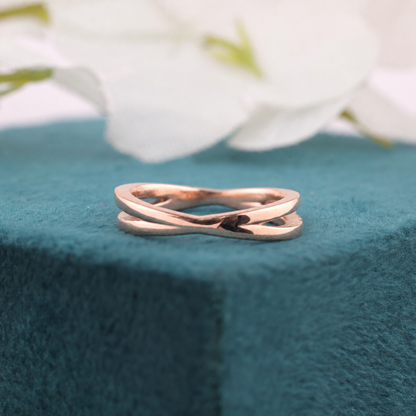 Black-Tie Minimalism: Round Black Diamond Band for Her