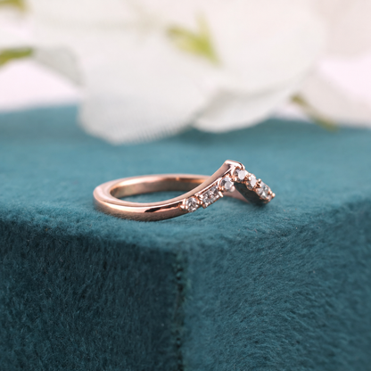 Sharp Beauty: Salt & Pepper Diamond Band with Bold Sparkle