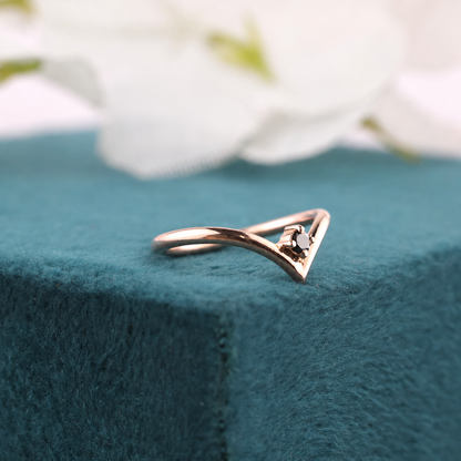 Simply Bold: Round Black Diamond Wedding Band for Her