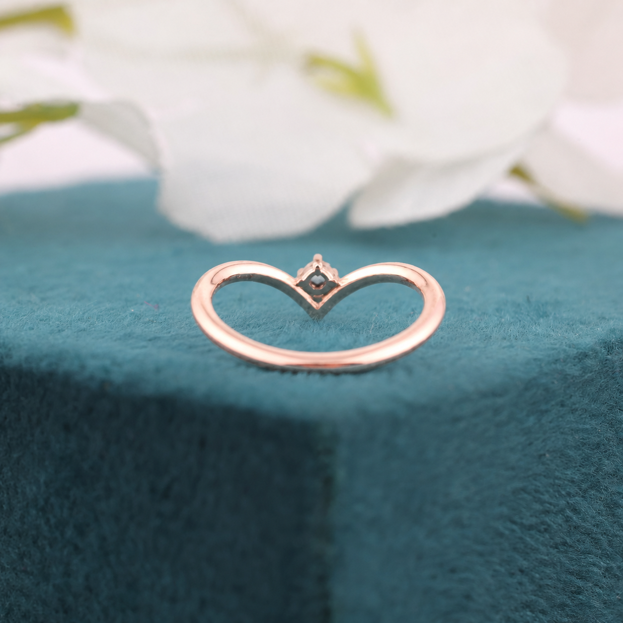 Simply Bold: Round Black Diamond Wedding Band for Her