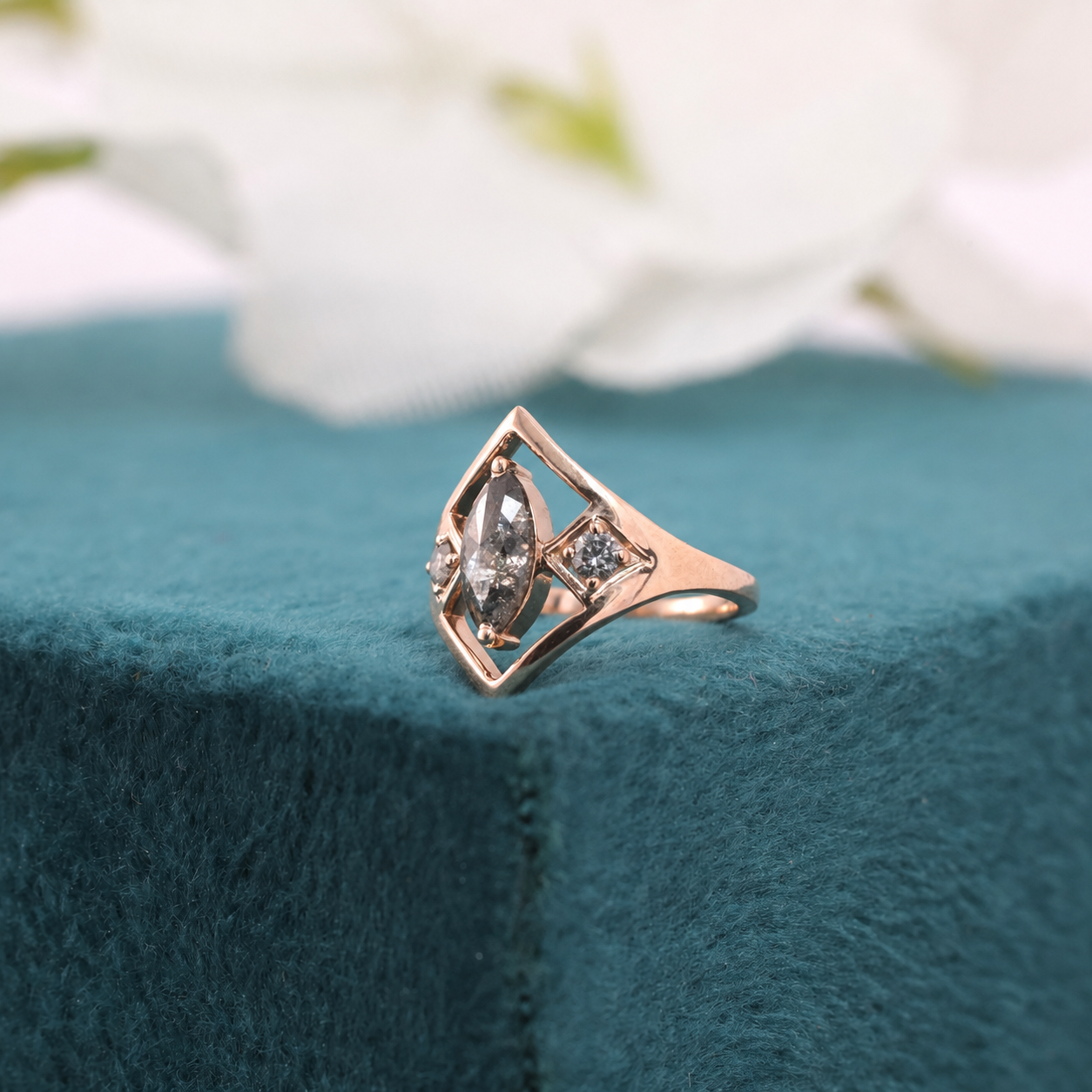 Marquise One and Two Round Ring – Elegant Mixed-Cut Design