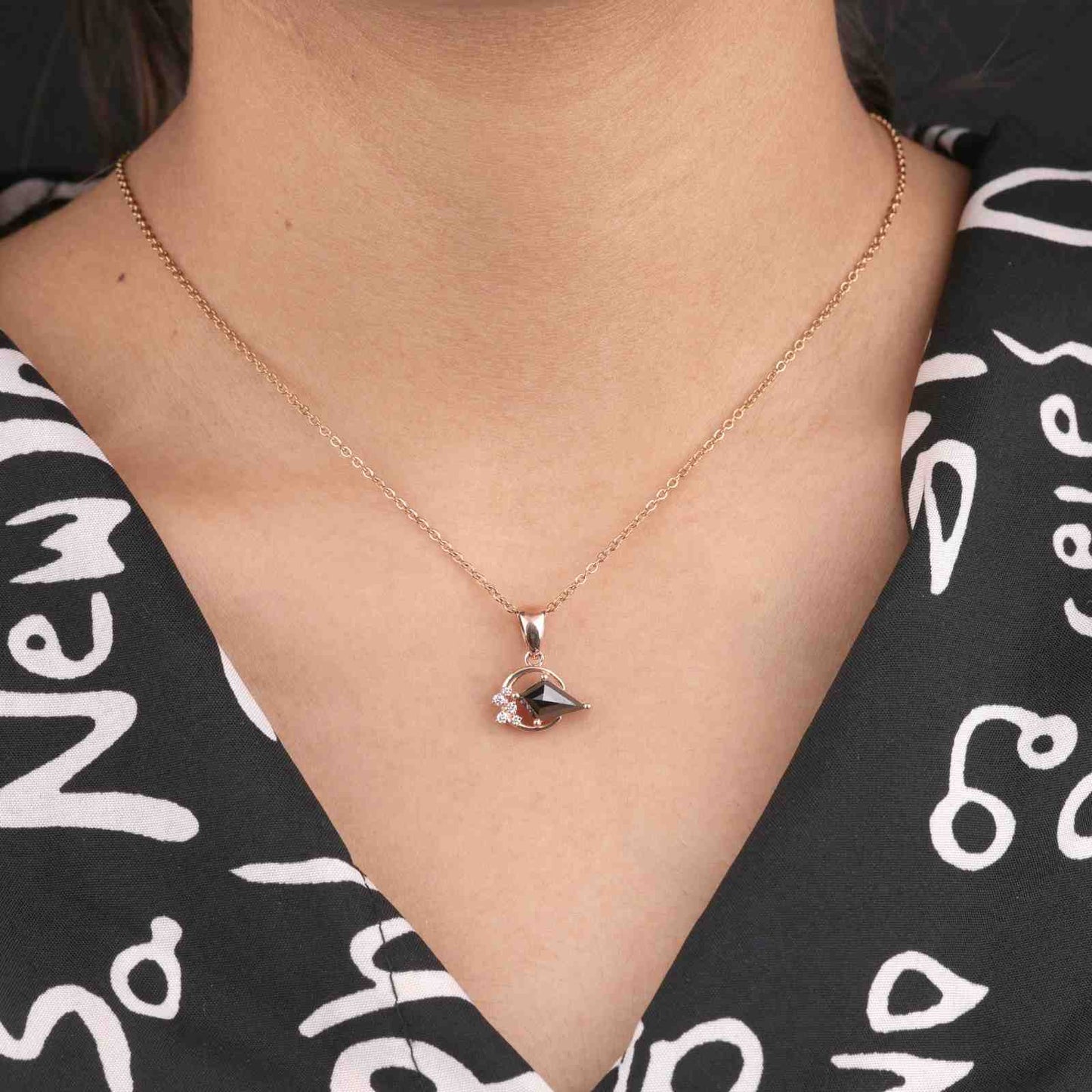 Black Crystal Pendant in Rose Gold – Sparkling Statement