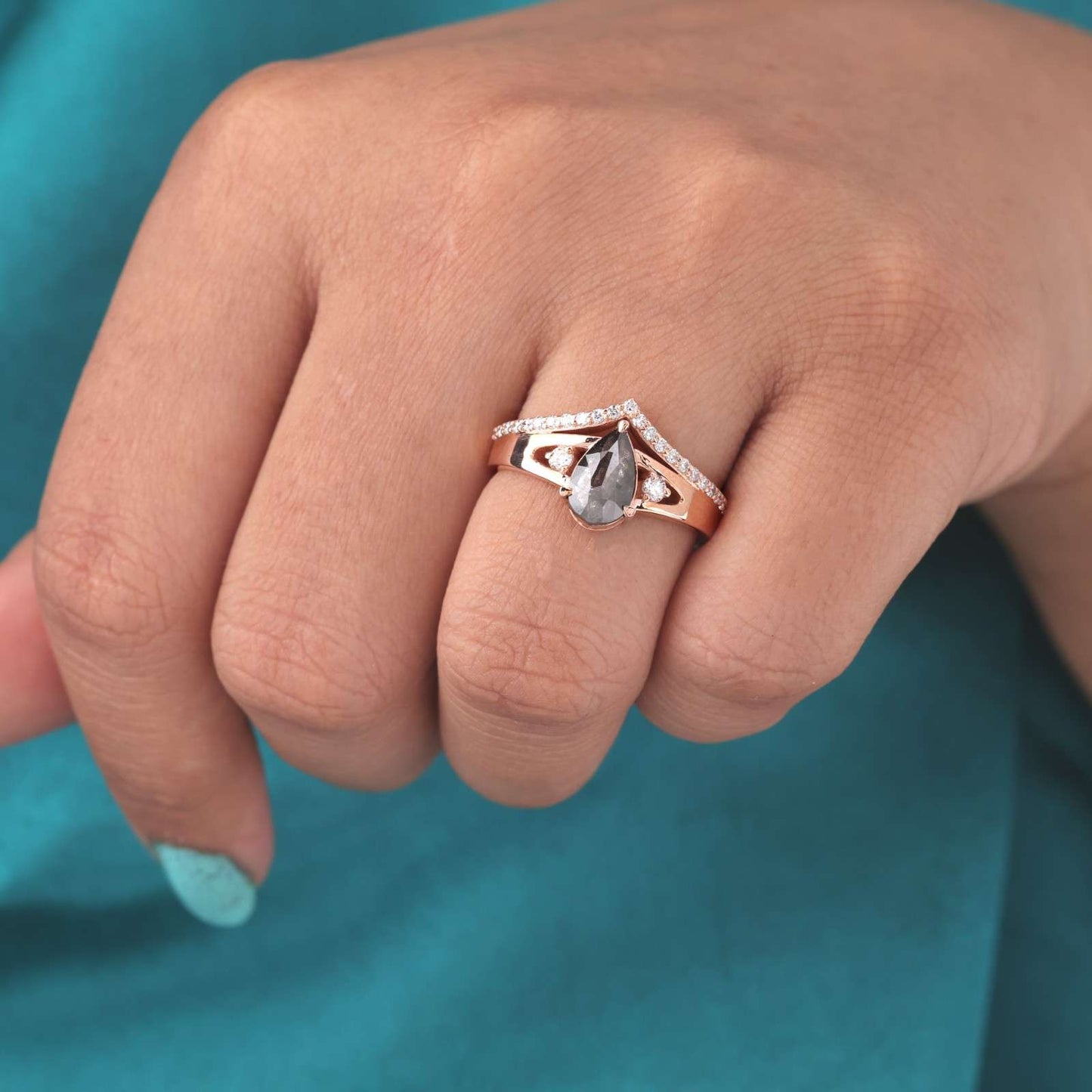 Alternative Rose Gold Bridal Set – Salt & Pepper Diamond