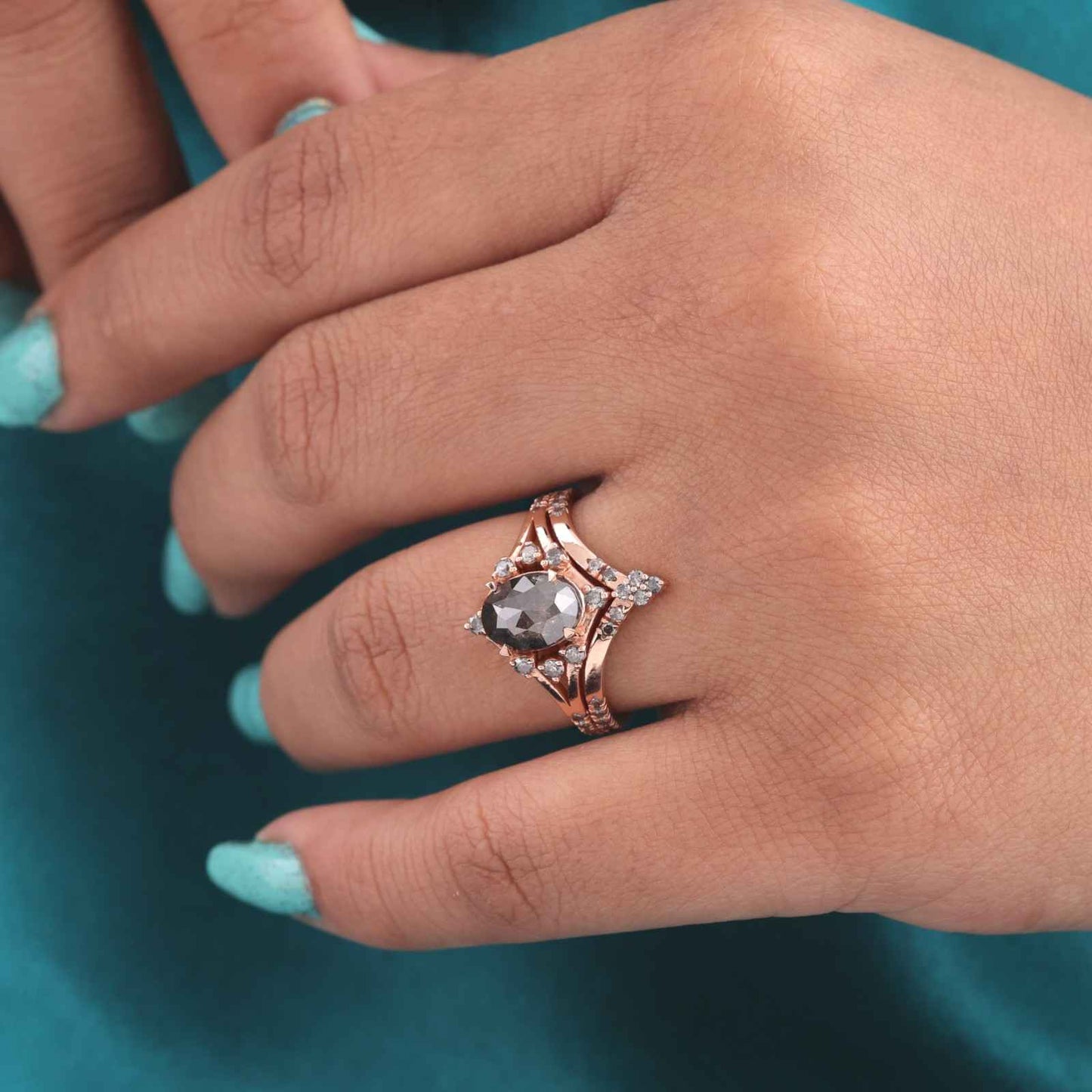 Salt and Pepper Diamond Oval Ring – Rose Gold with Timeless Edge